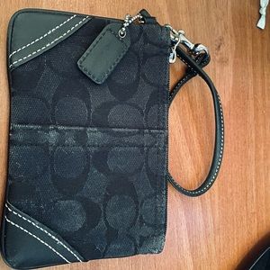 Coach wristlet black
